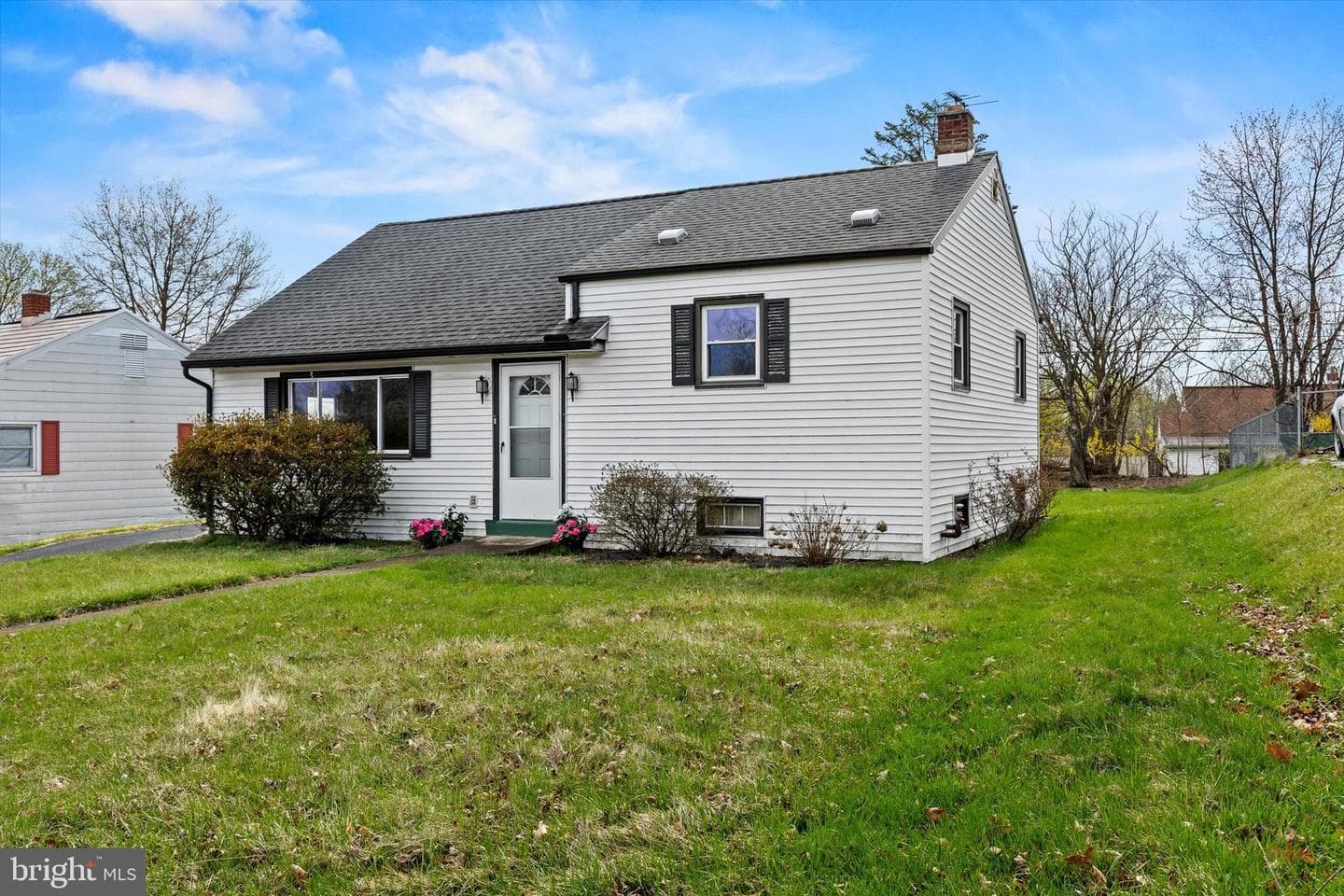 5209 Crestwood Drive photo 2