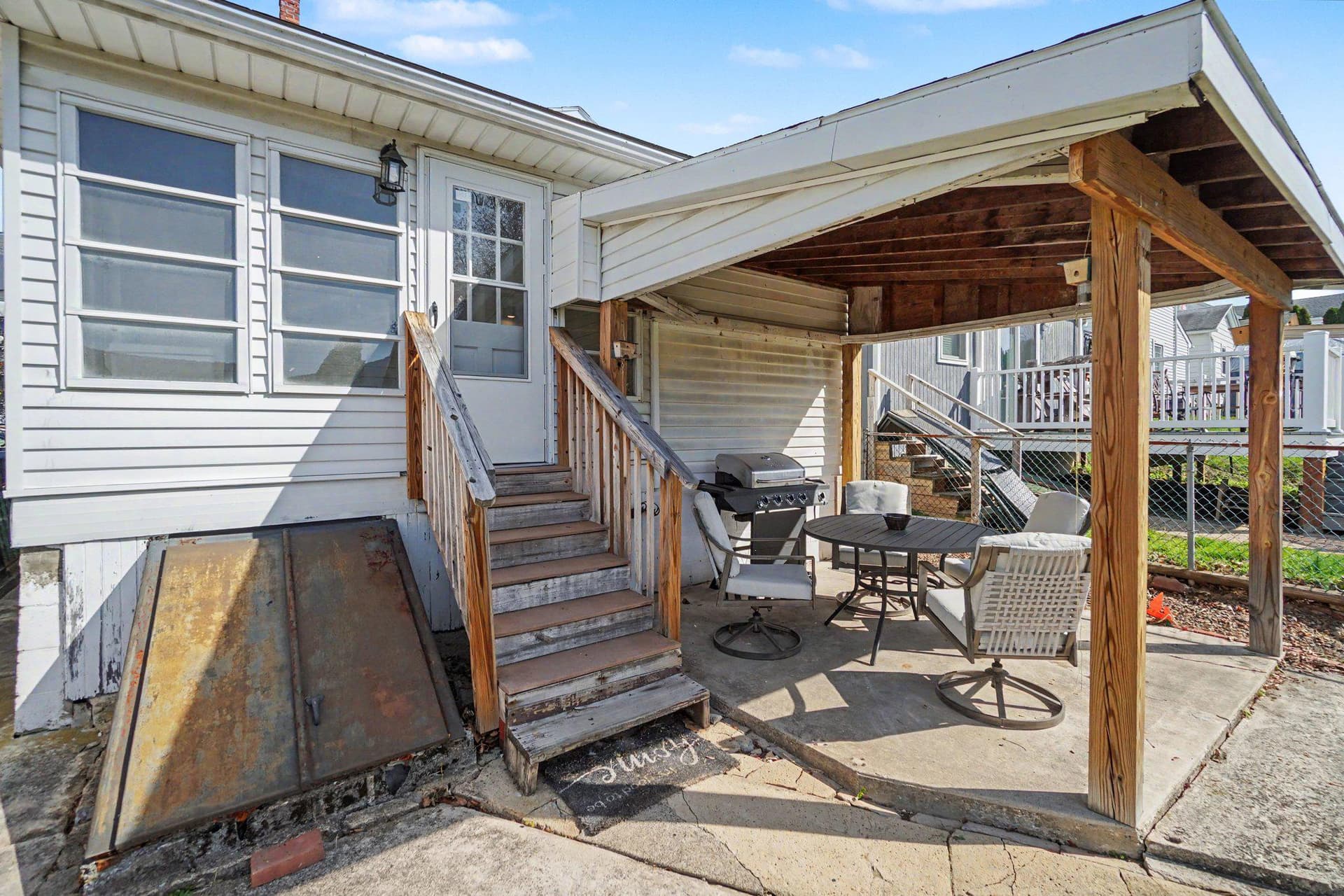 418 Elizabeth Street photo 23