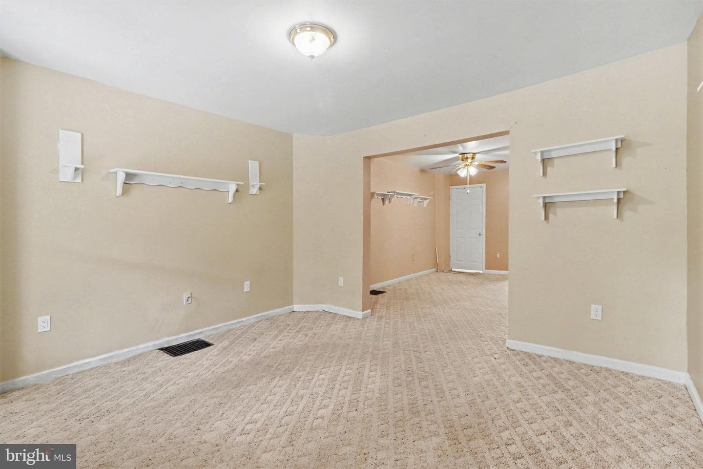 421 Catherine Street photo 13
