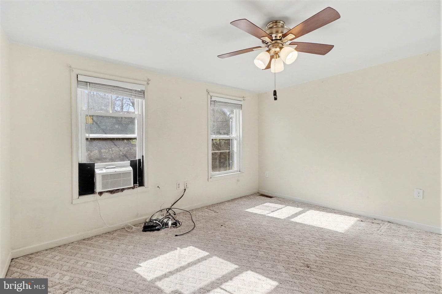 421 Catherine Street photo 4