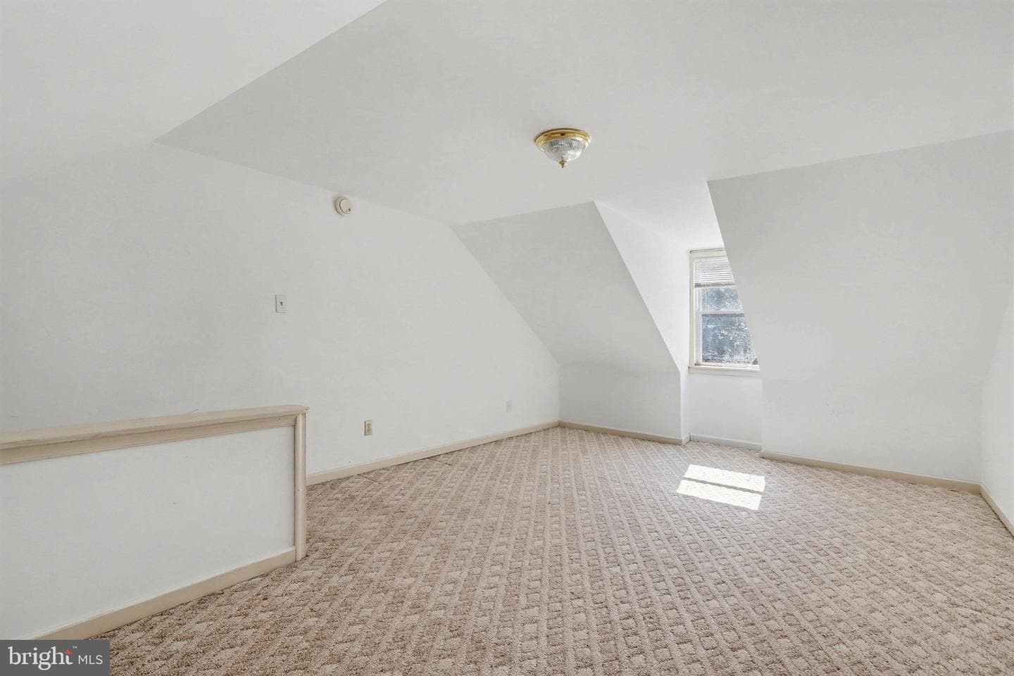 421 Catherine Street photo 9
