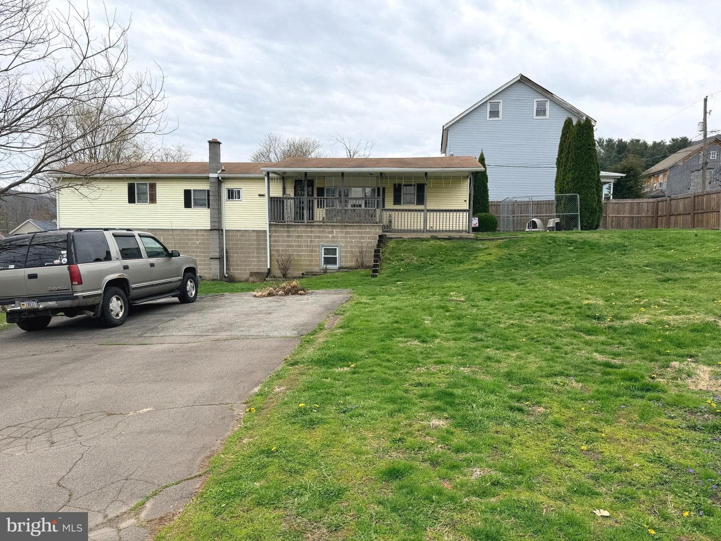 217 Oak Street photo 2