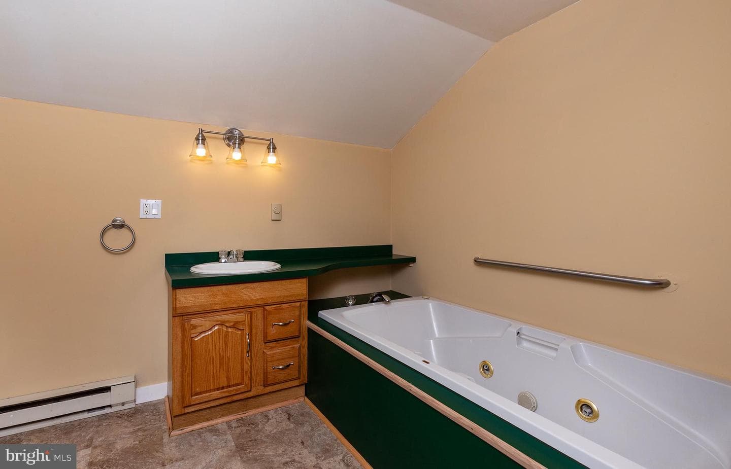 355 E High Street photo 23