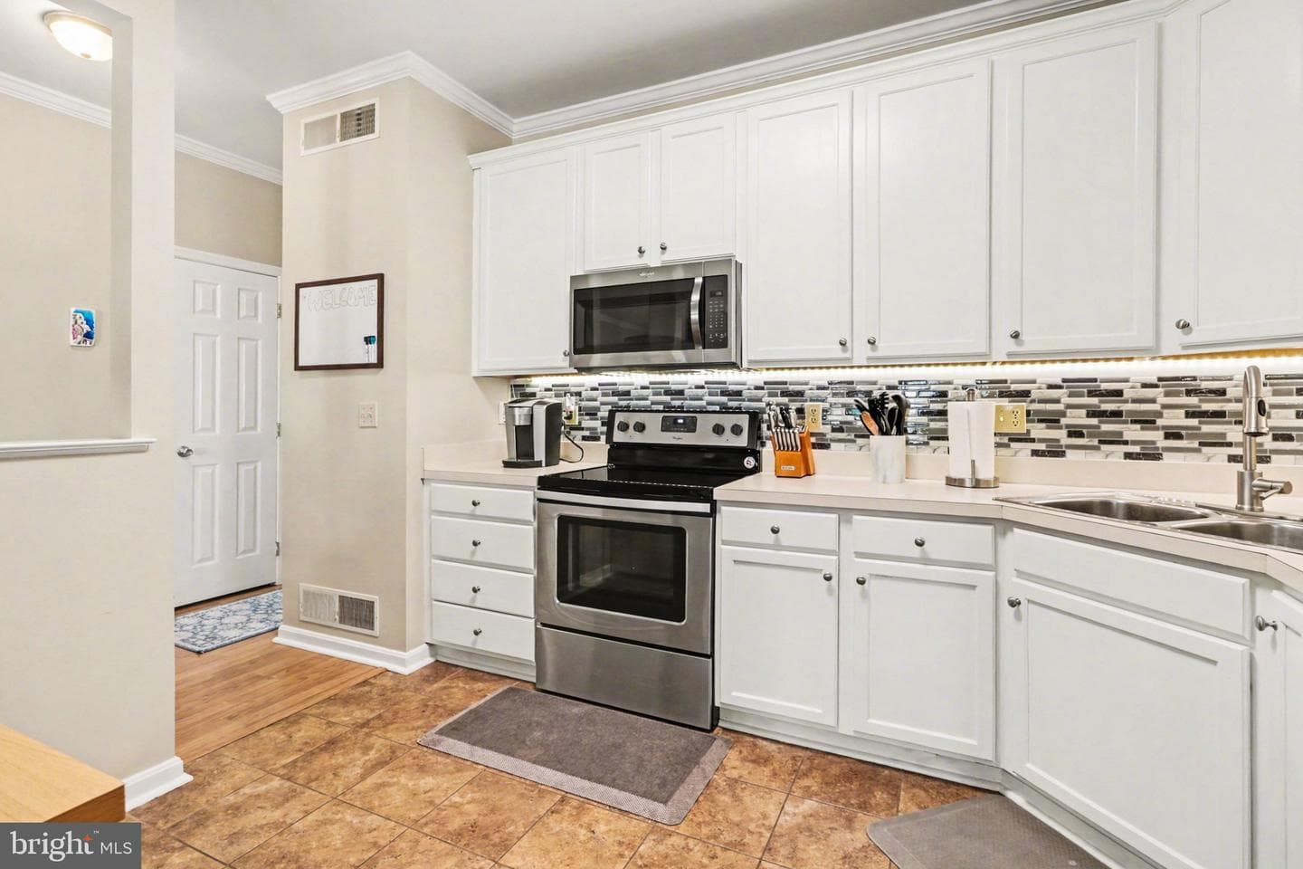 652 Springhouse Lane photo 4
