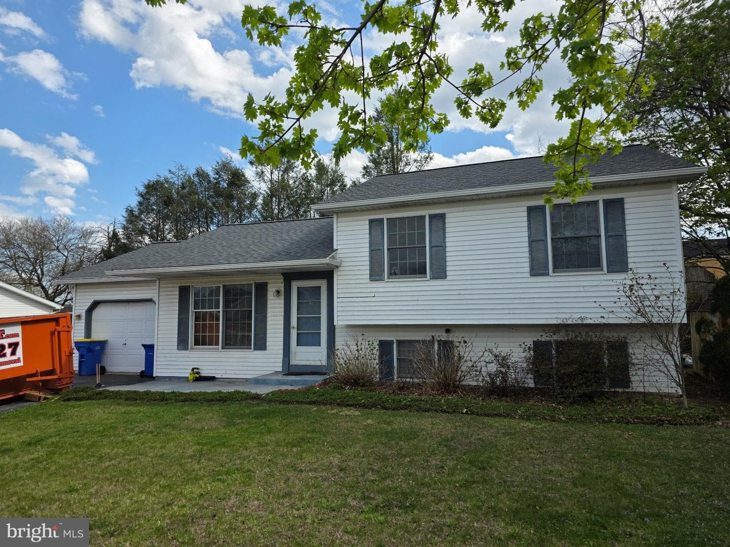 8651 Presidents Drive photo 2