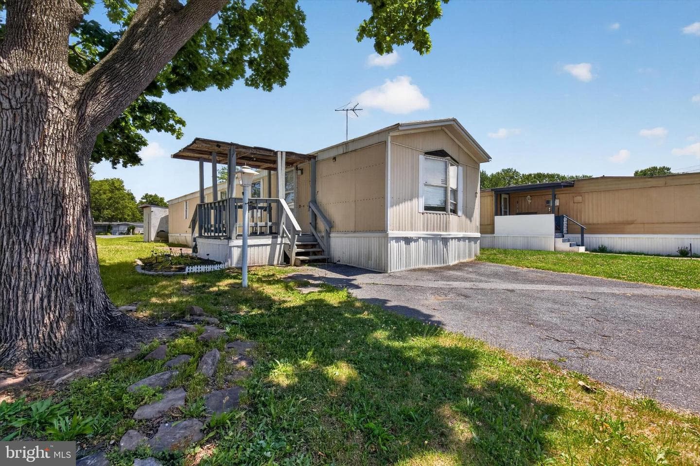 17 Caravan Court photo 1