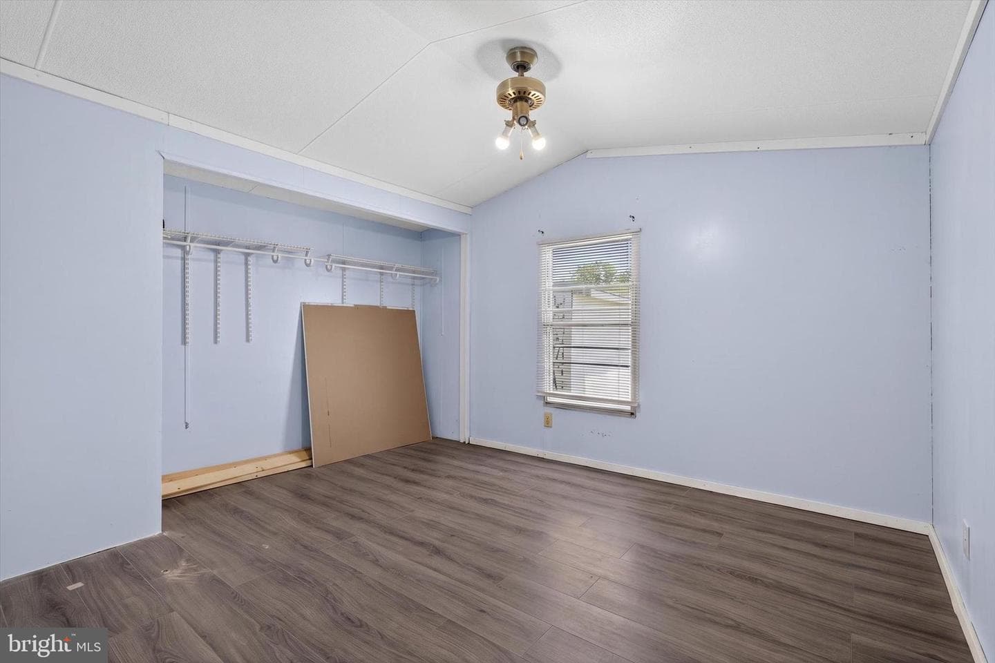 17 Caravan Court photo 15