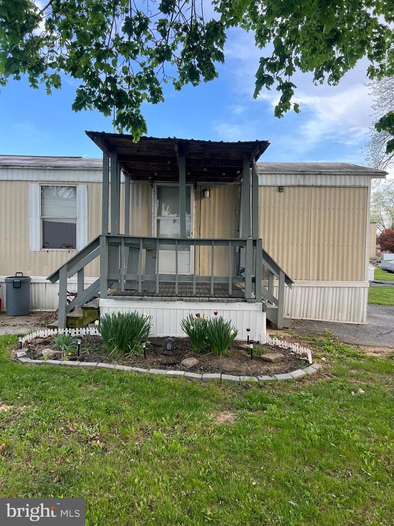 17 Caravan Court photo 19
