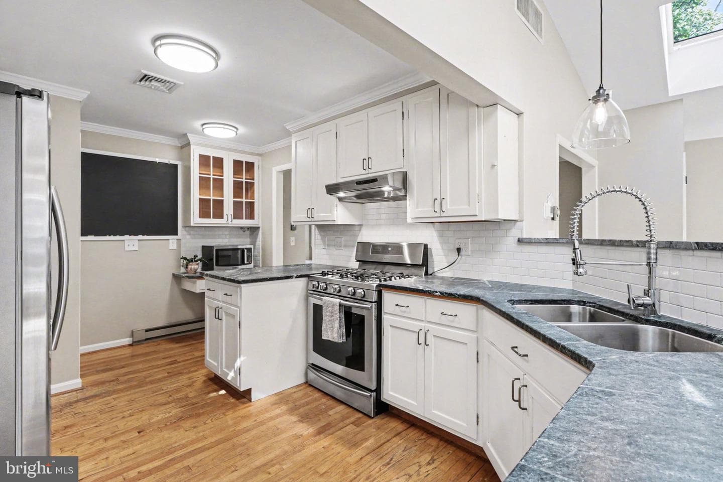 1416 Bradley Avenue photo 13