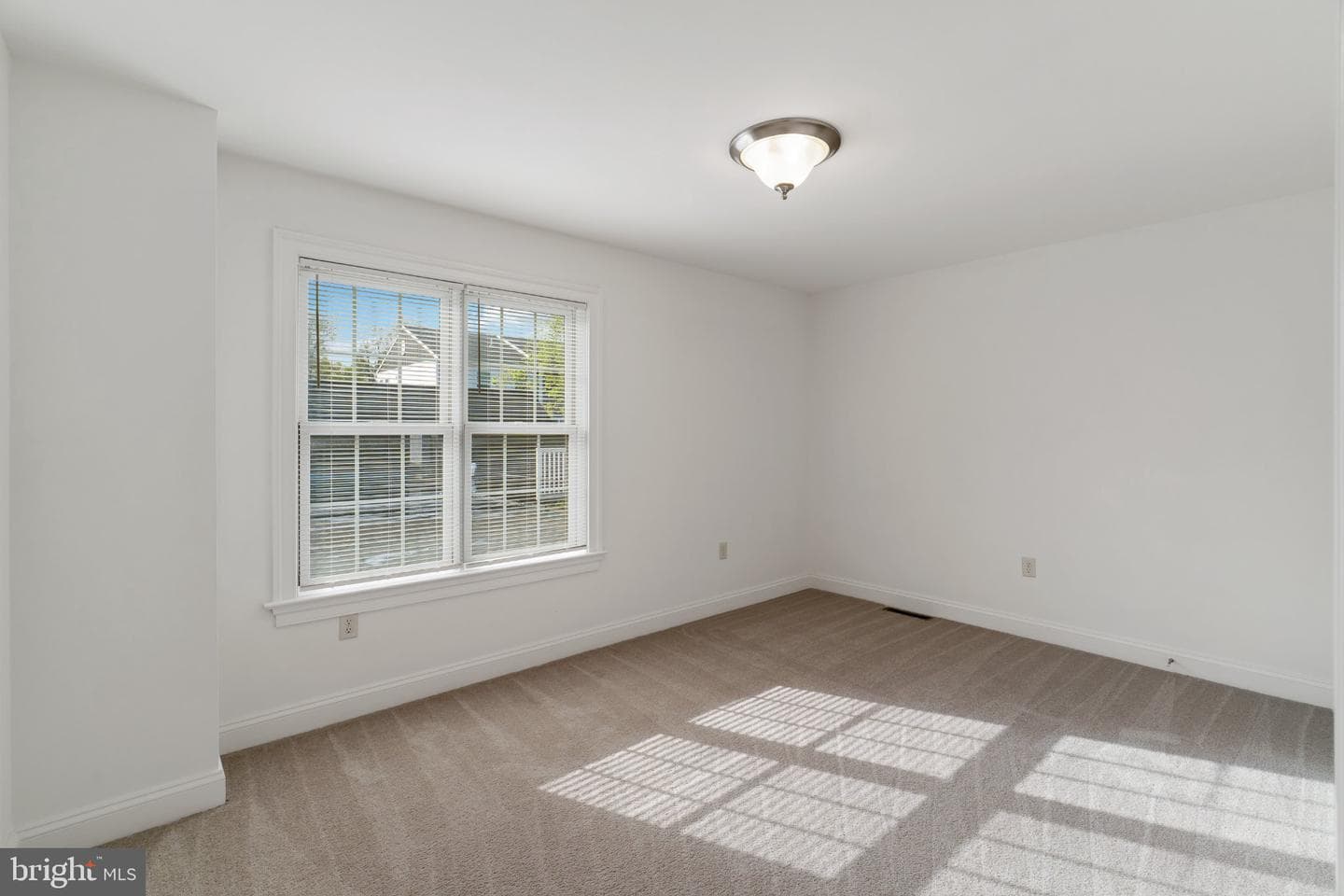 105 High Pointe Drive photo 22