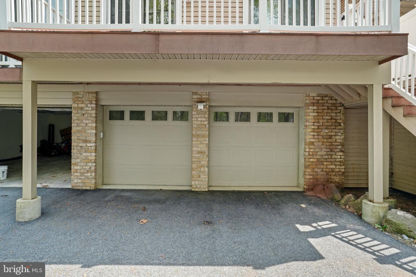 105 High Pointe Drive photo 6