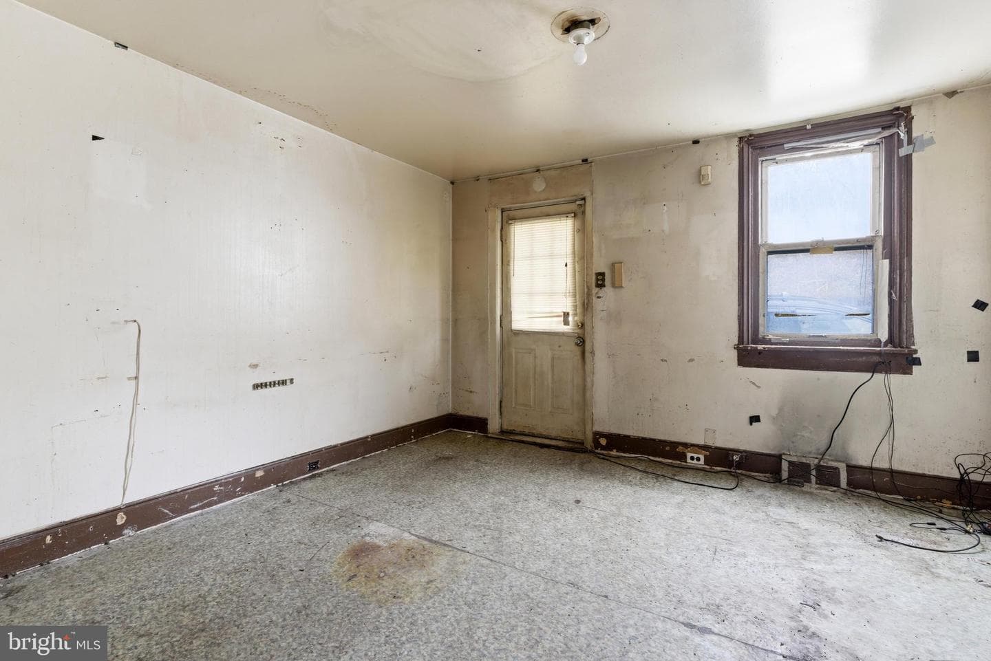 242 N 2nd Street photo 4