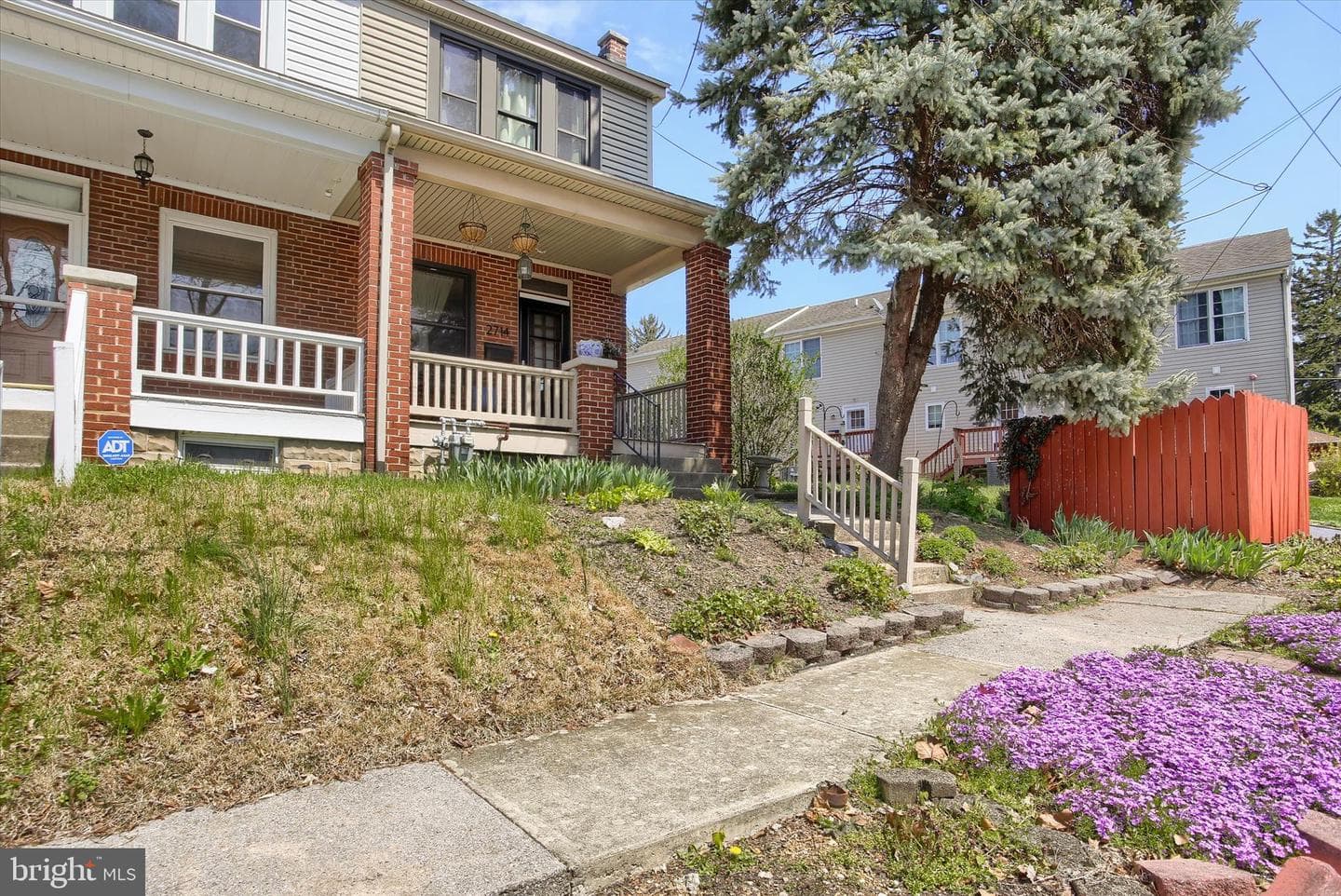 2714 Greenwood Street photo 2