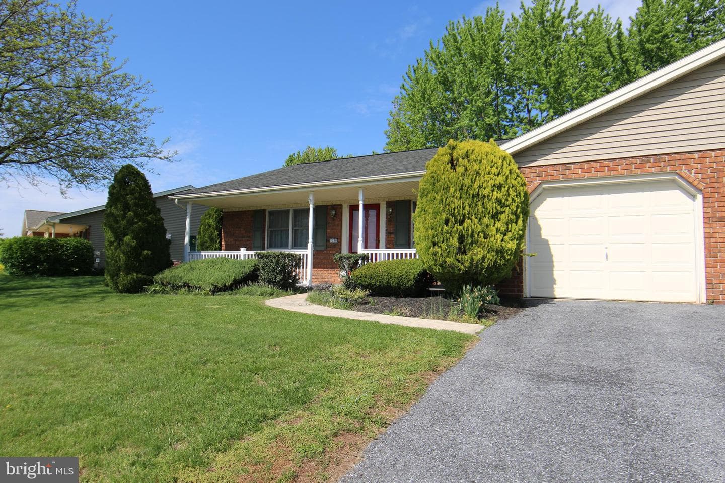 1370 Woodridge Drive