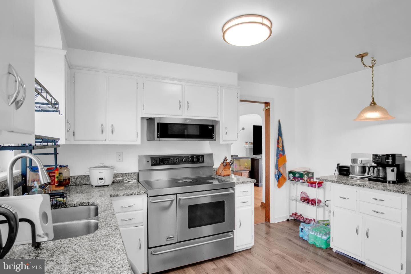 3736 Sharon Street photo 9