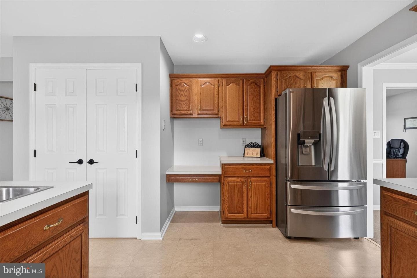 570 James Drive photo 6