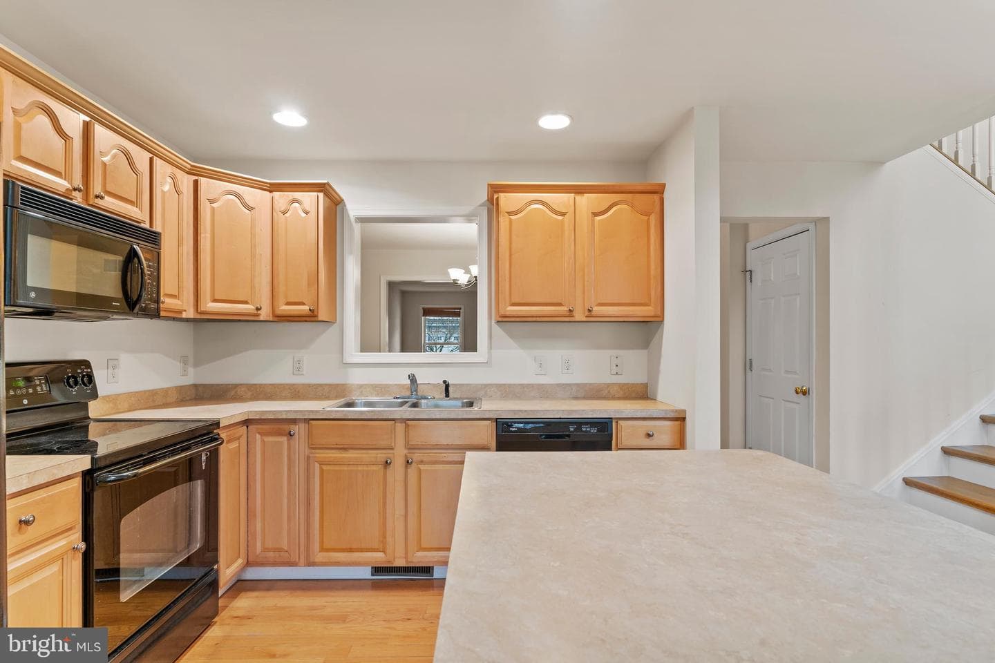 178 Mapleton Drive photo 8