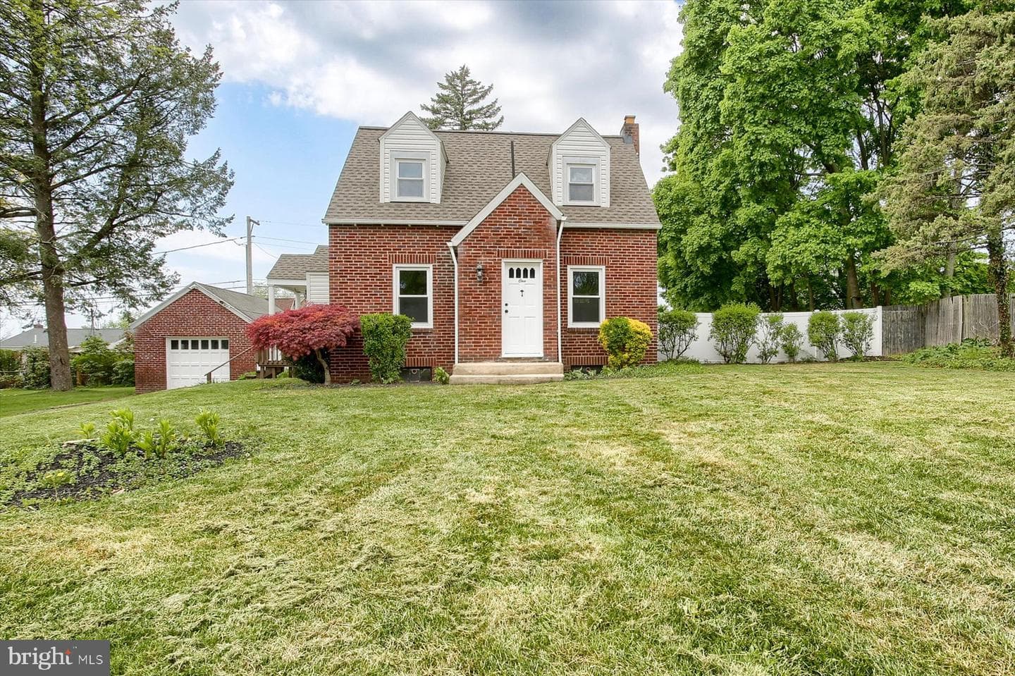 1 Oakmont Road photo 2