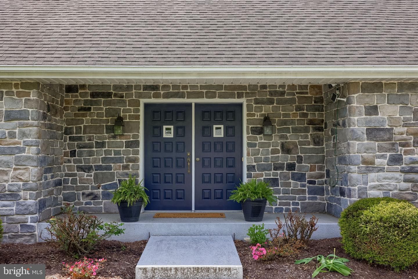 320 Highland Road photo 3
