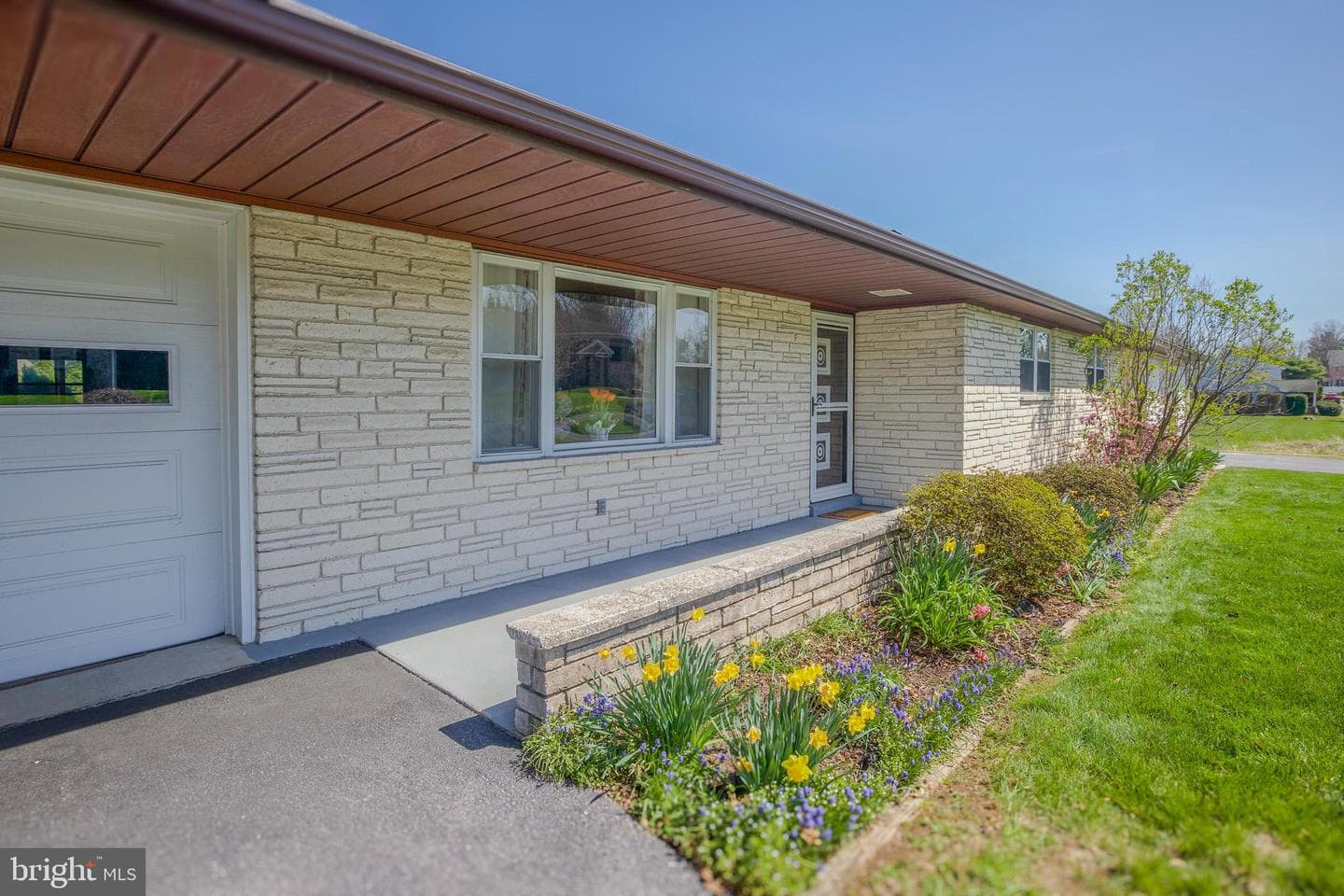 321 E Glenn Road photo 3
