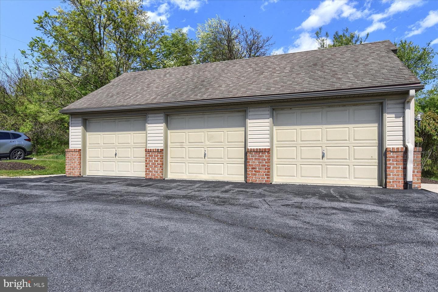 1105 Cherrington Drive photo 19