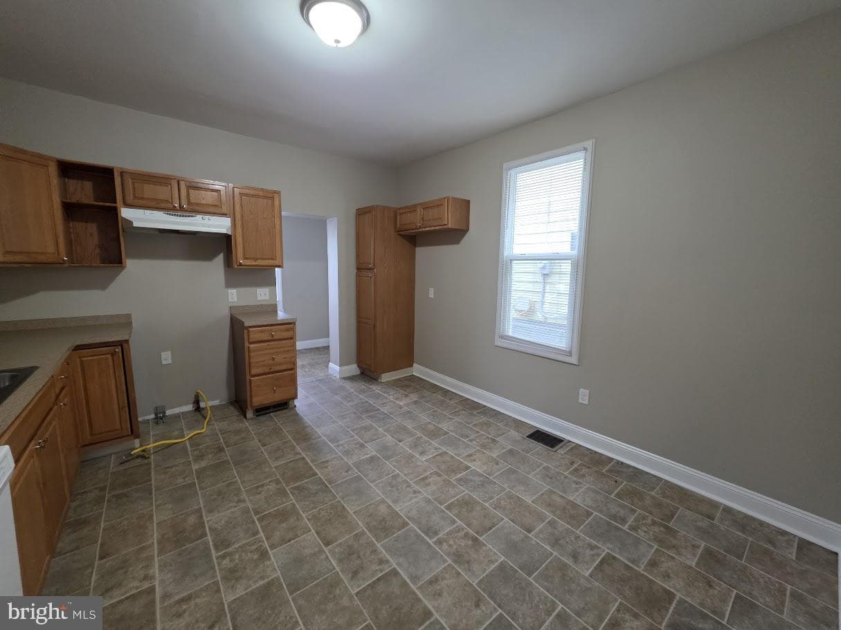 617 Monroe Street photo 9