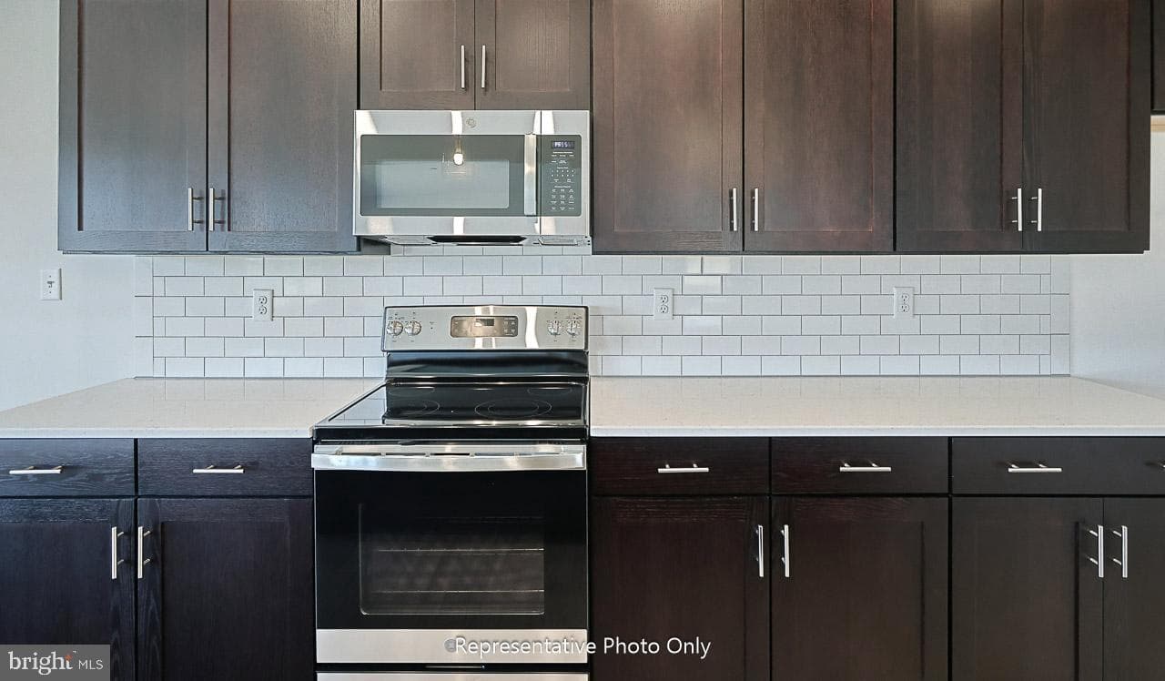 7833 Oak Brook Drive photo 17