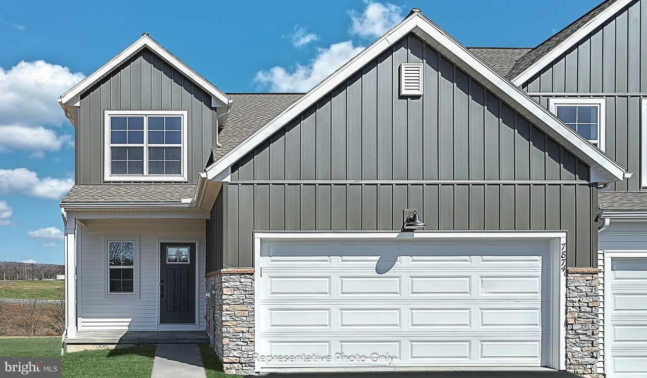 7833 Oak Brook Drive, Harrisburg