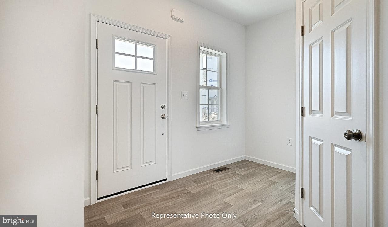 7833 Oak Brook Drive photo 4