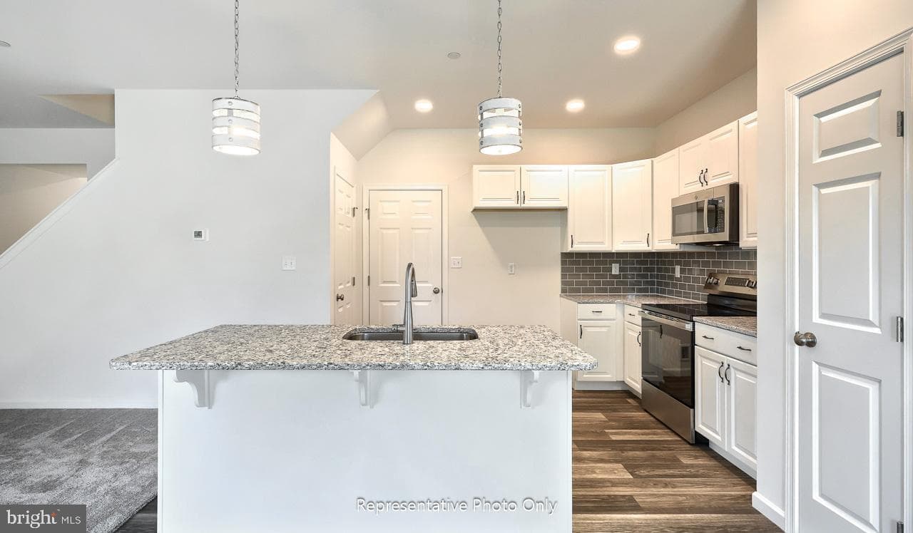 7852 Oak Brook Drive photo 10