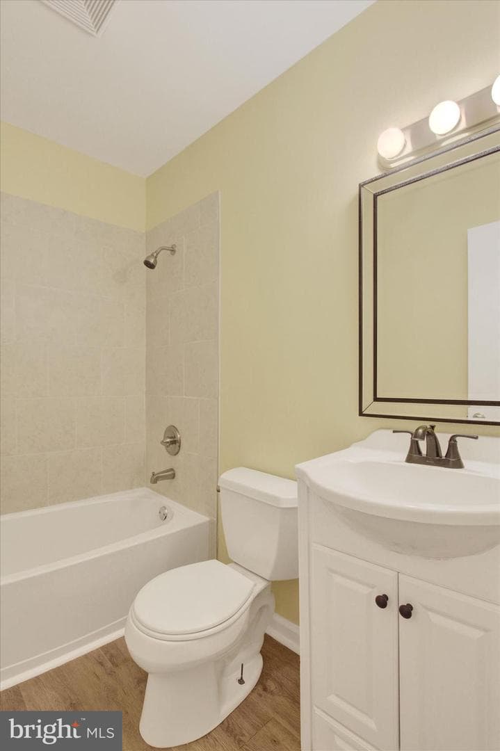 108 Walnut Street photo 19