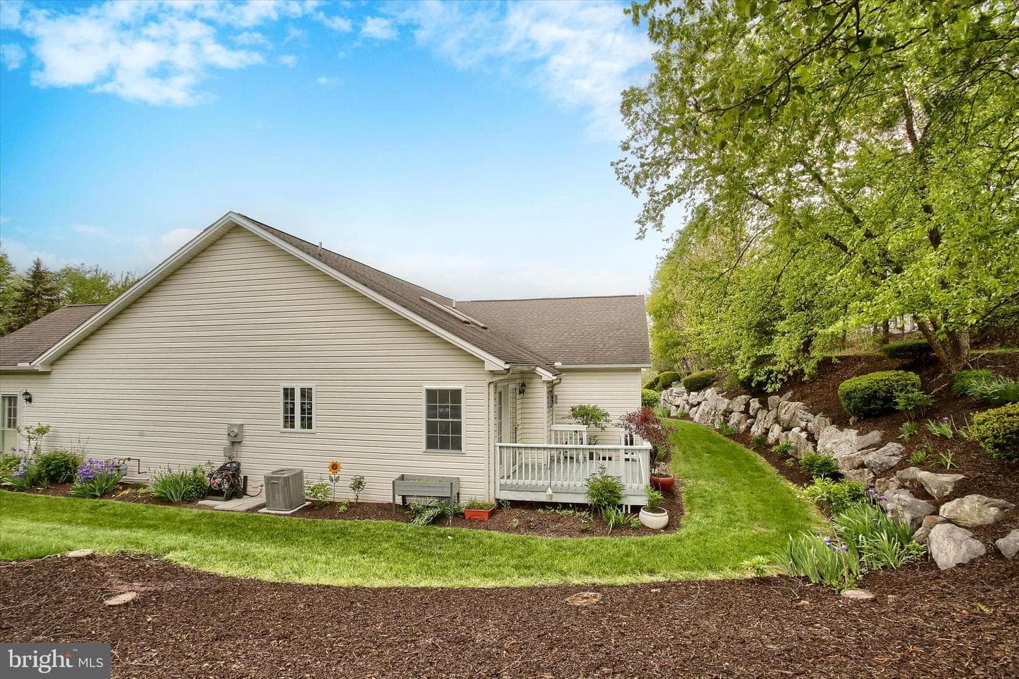 387 Schaffner Drive photo 32