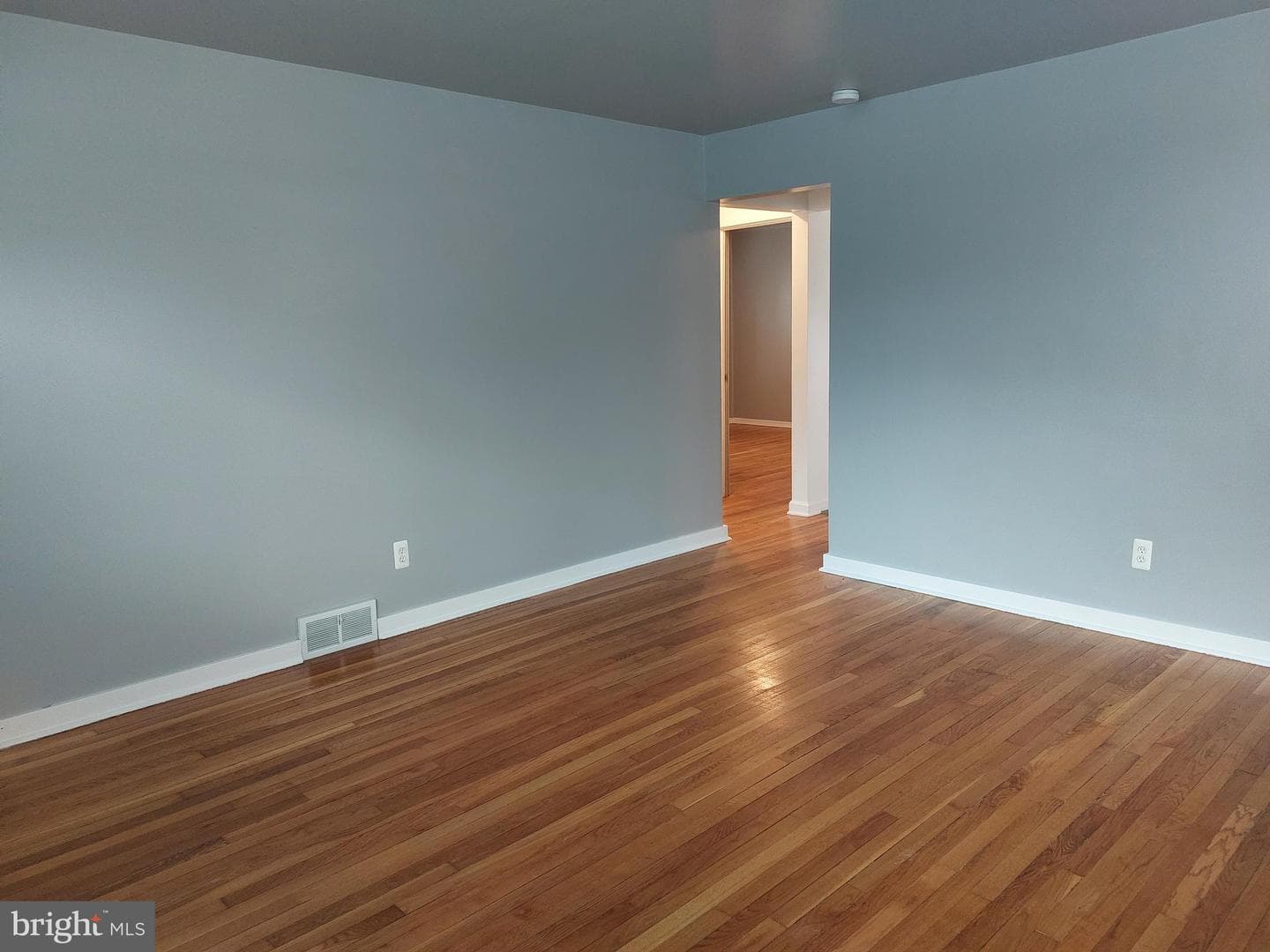 5021 Virginia Avenue photo 2