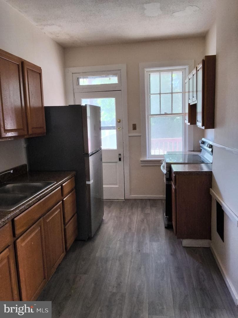 1615 Forster Street photo 7