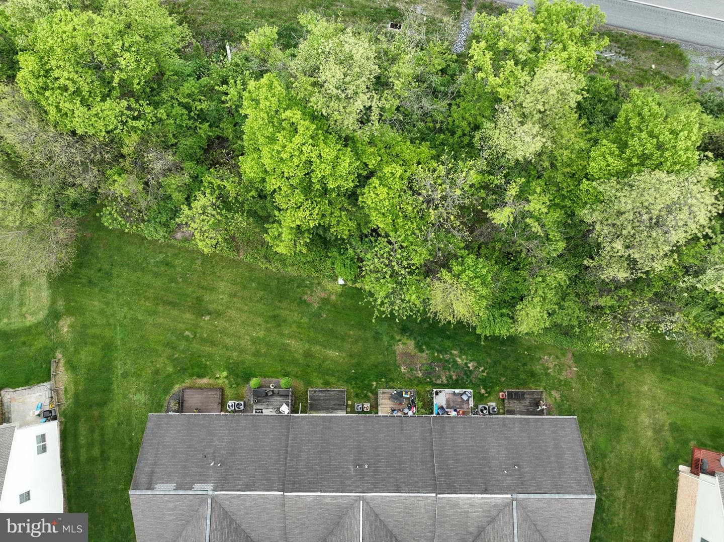 886 Woodridge Drive photo 23