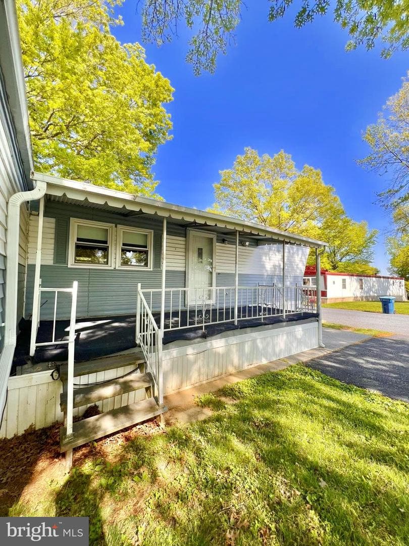 119 Andrew Drive photo 5