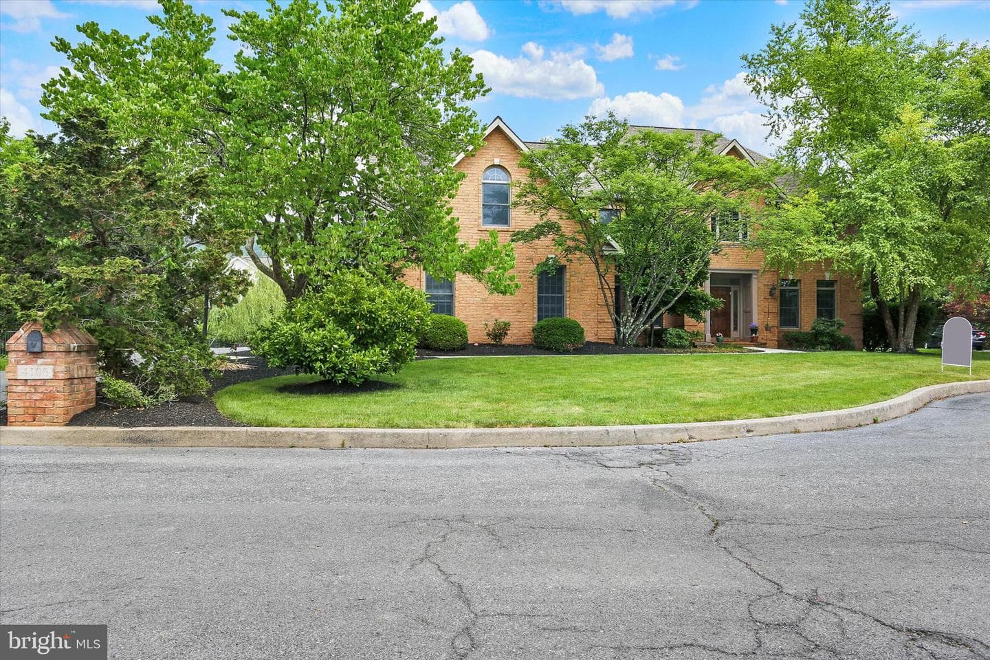 4106 Kingswood Court photo 3
