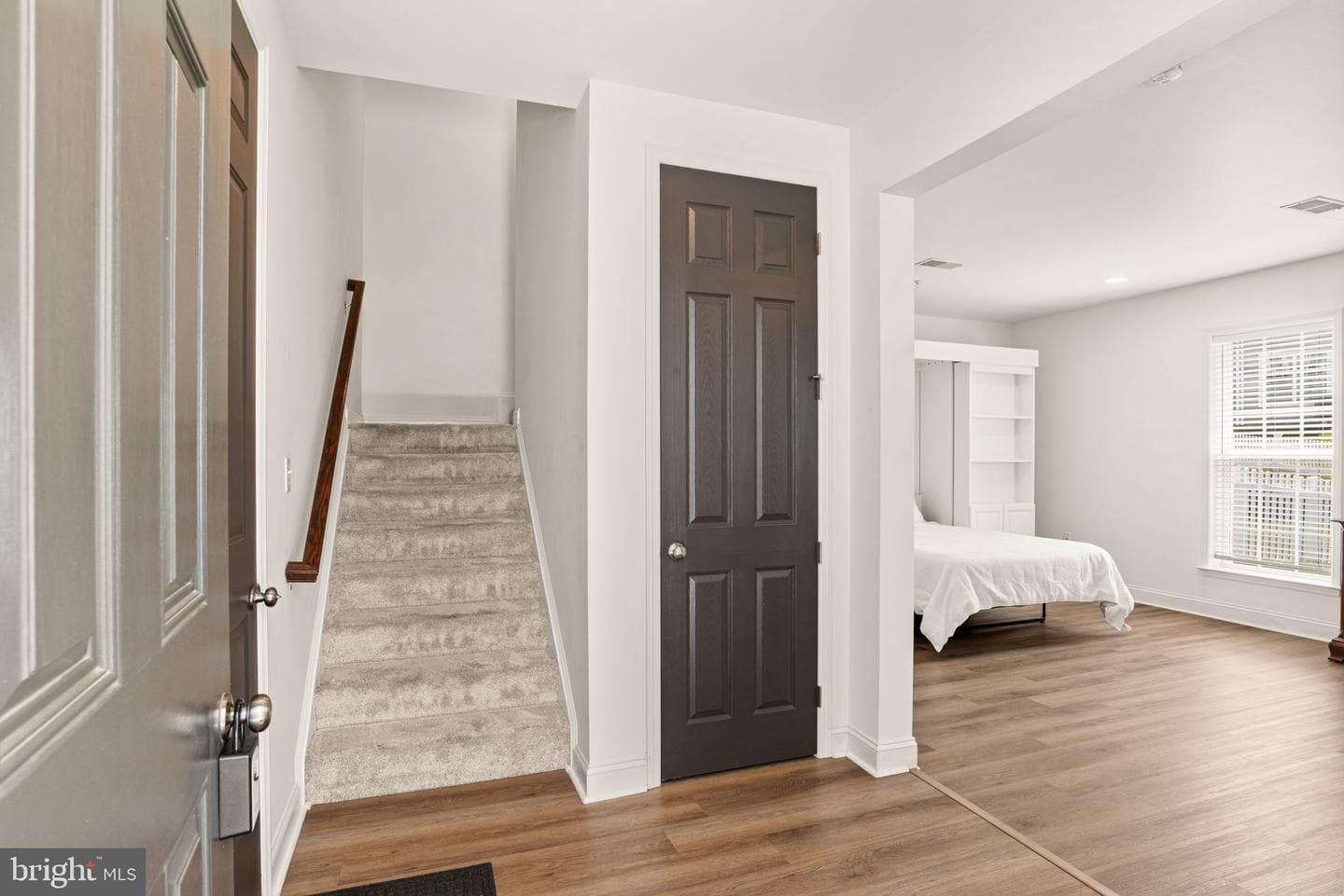 541 Fawn Lane photo 3