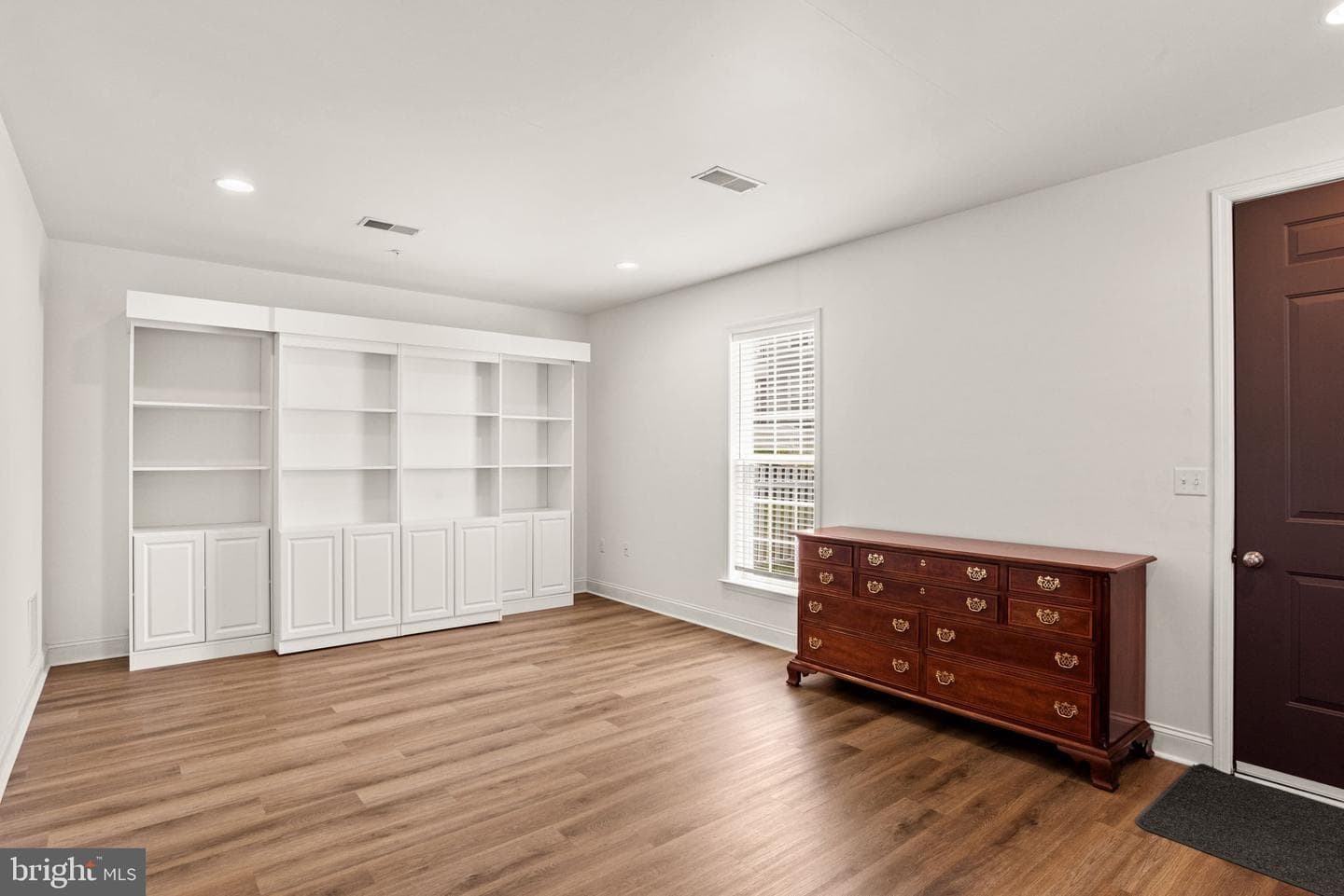 541 Fawn Lane photo 4