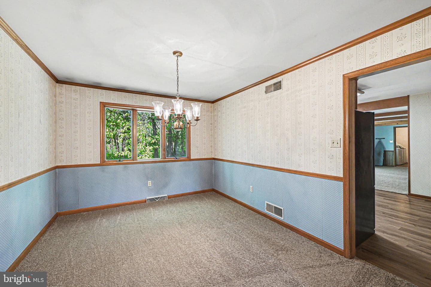 802 Leeds Court photo 7