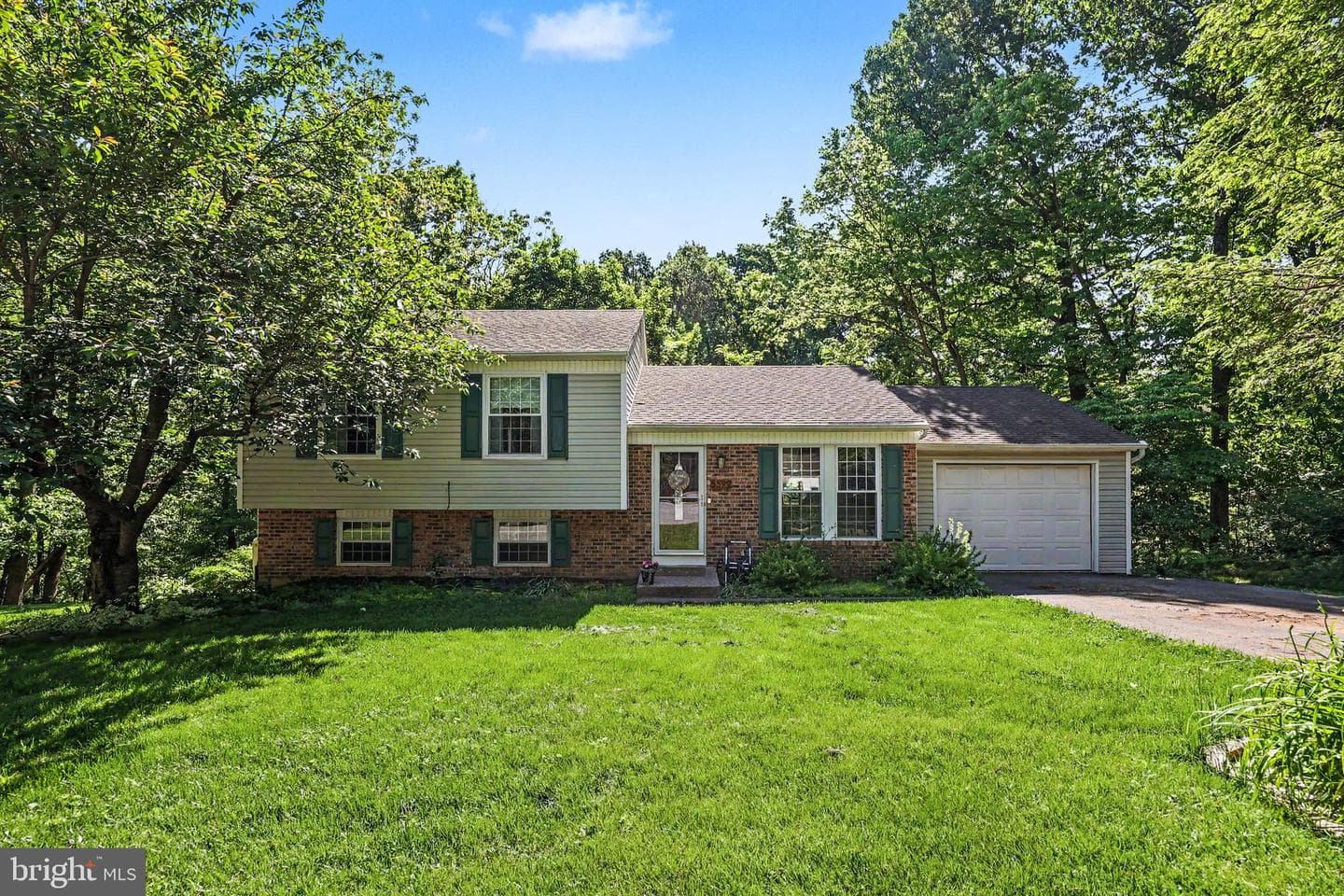 5592 Mercury Court
