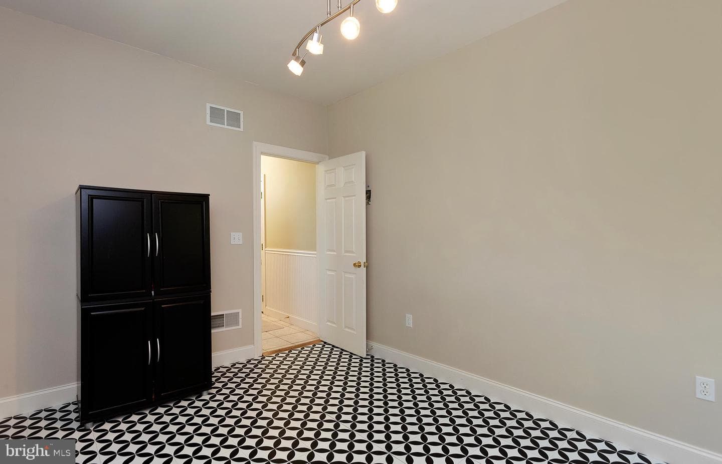114 Crabapple Court photo 24