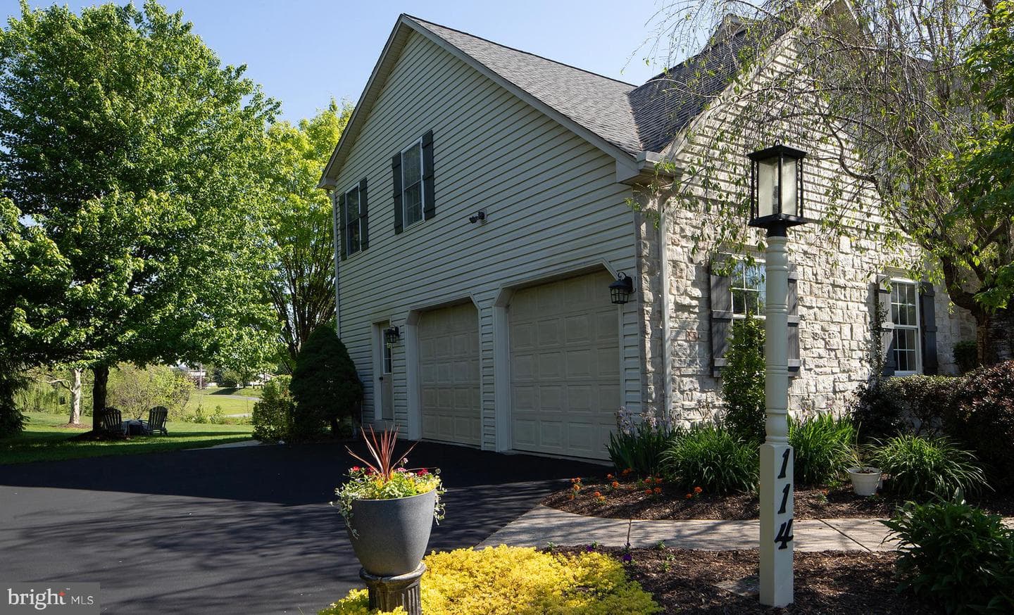 114 Crabapple Court photo 3