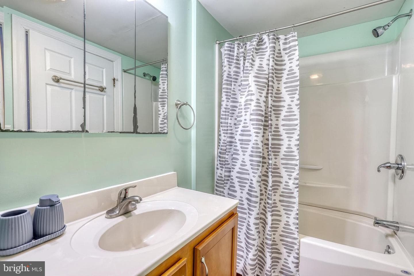 237 Hummel Street photo 17