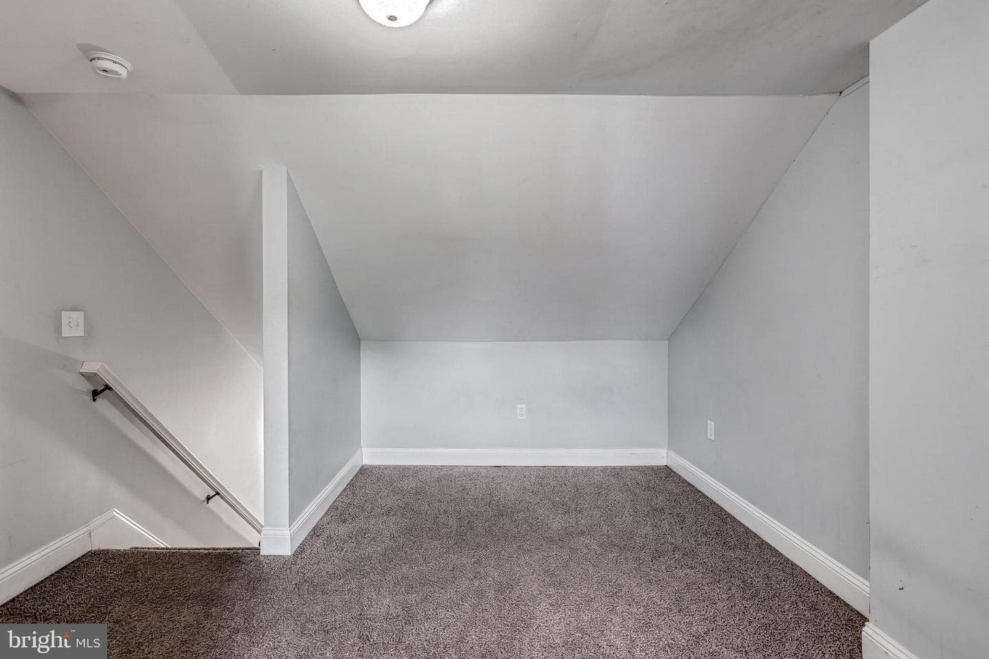 237 Hummel Street photo 23
