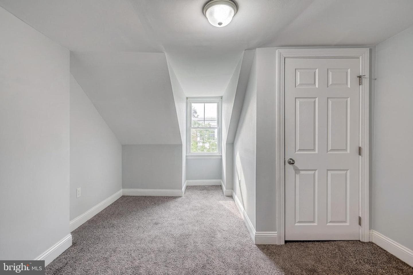 237 Hummel Street photo 24