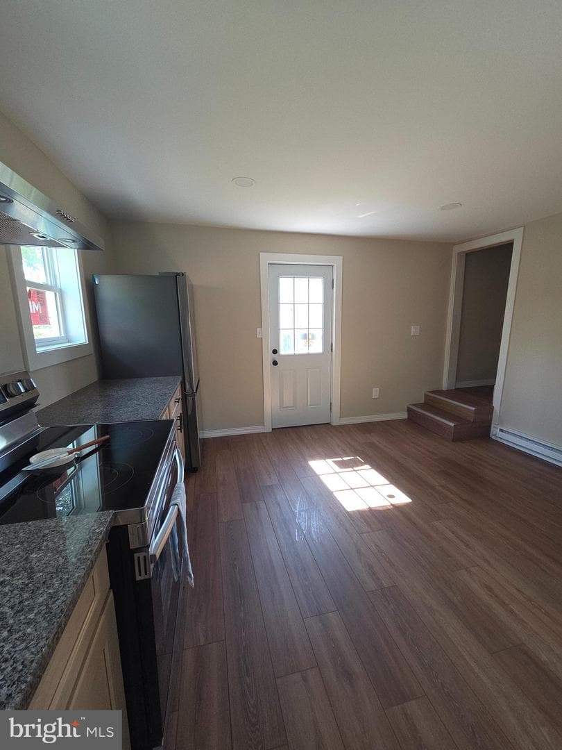 308 Vine Street photo 16