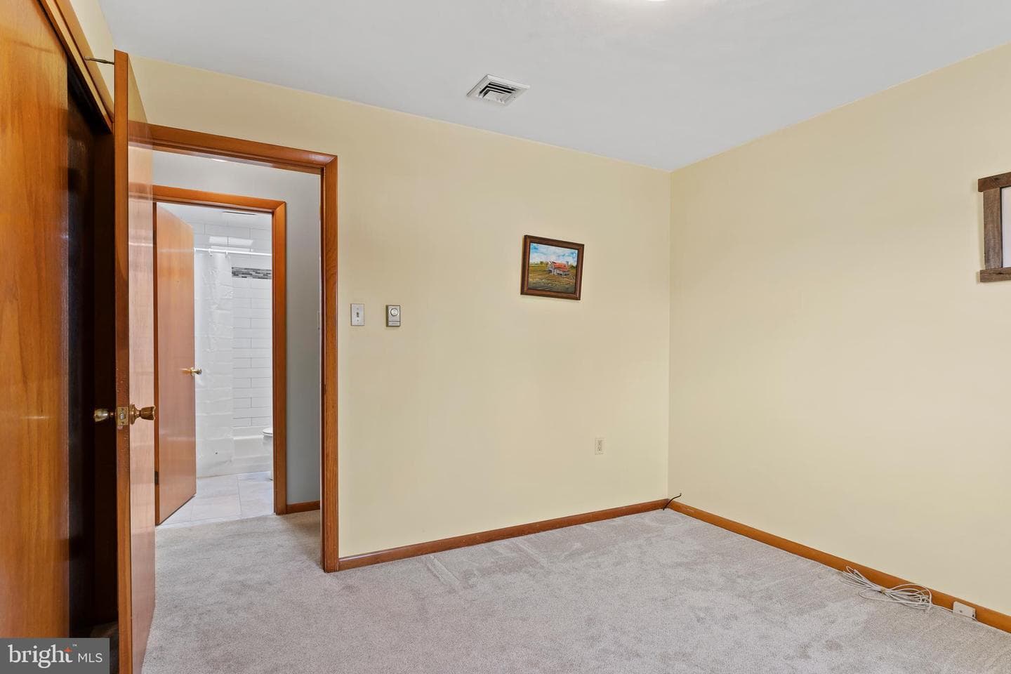 523 Hastings Drive photo 15