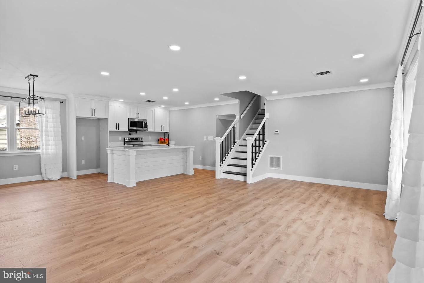 2111 Sycamore Drive photo 13