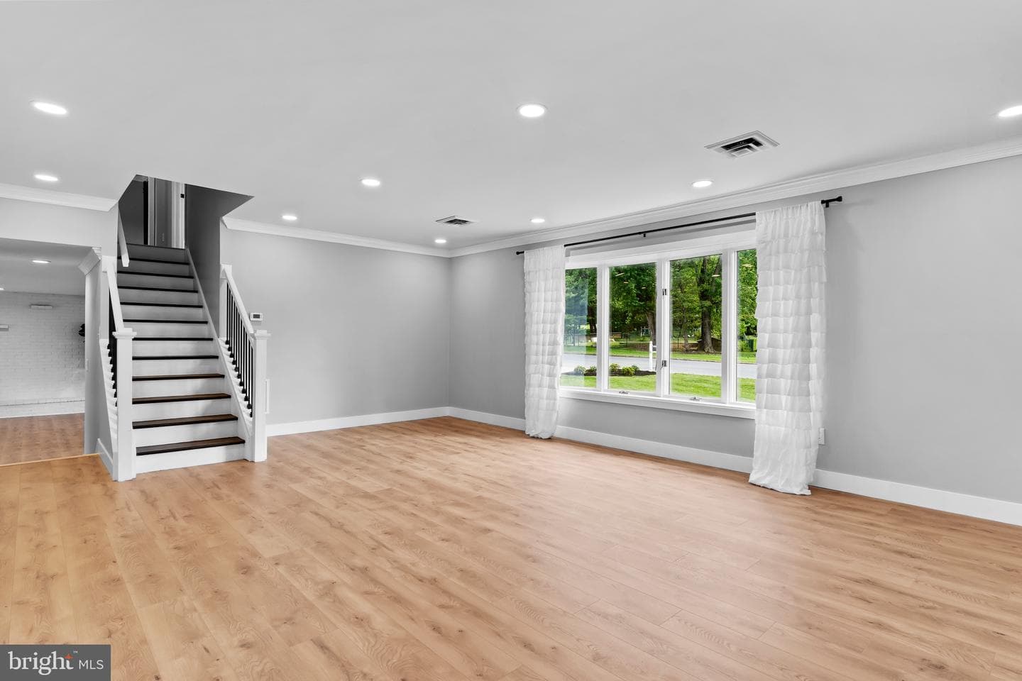 2111 Sycamore Drive photo 18